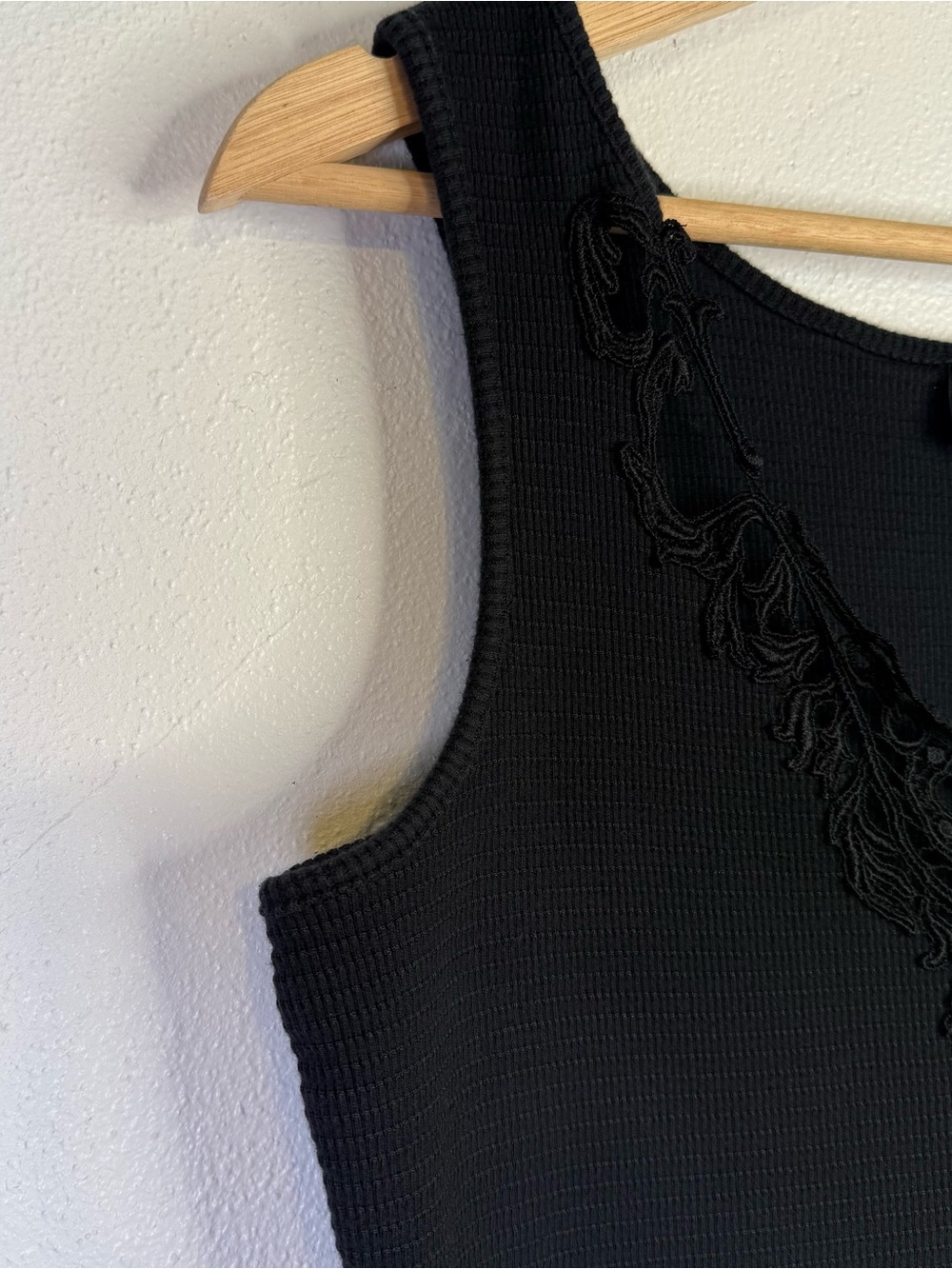 Bisou Bisou Women's Vintage Y2K Black Ribbed Knit Fitted Boho Tank Top Size XL - Picture 7 of 16